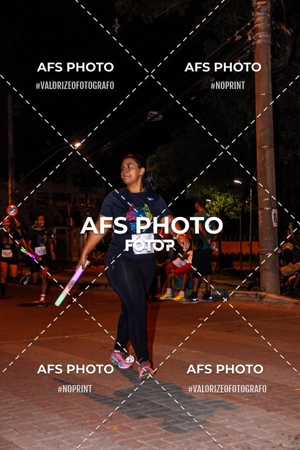 Achetez vos photos de l'vnementNeon Night Run 2019 - Belo Horizonte sur Fotop
