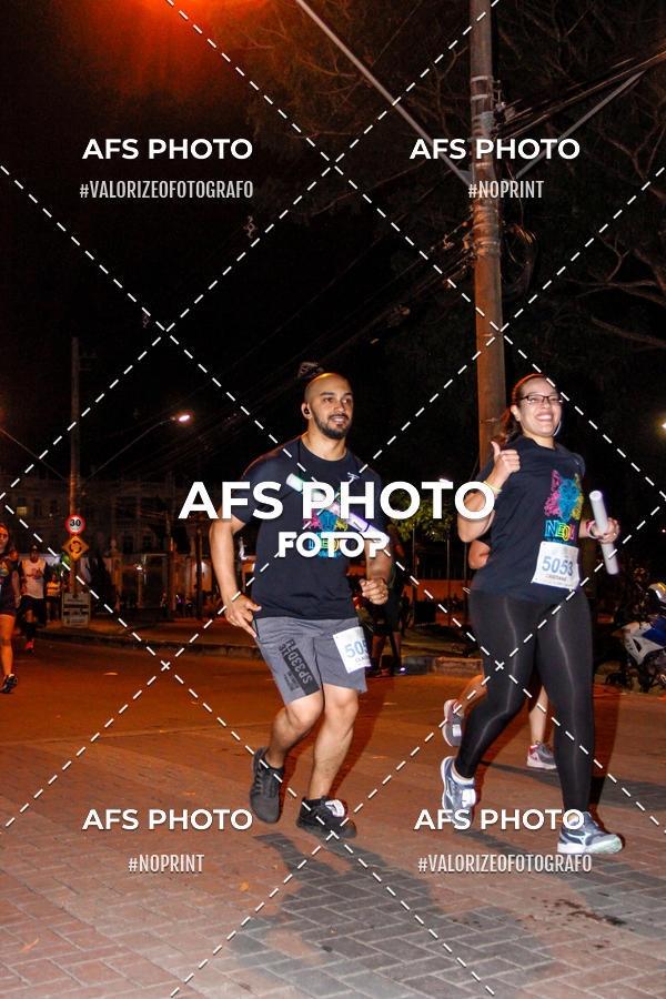 Achetez vos photos de l'vnementNeon Night Run 2019 - Belo Horizonte sur Fotop