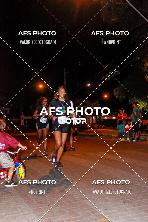 Achetez vos photos de l'vnementNeon Night Run 2019 - Belo Horizonte sur Fotop