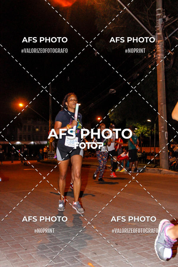 Achetez vos photos de l'vnementNeon Night Run 2019 - Belo Horizonte sur Fotop