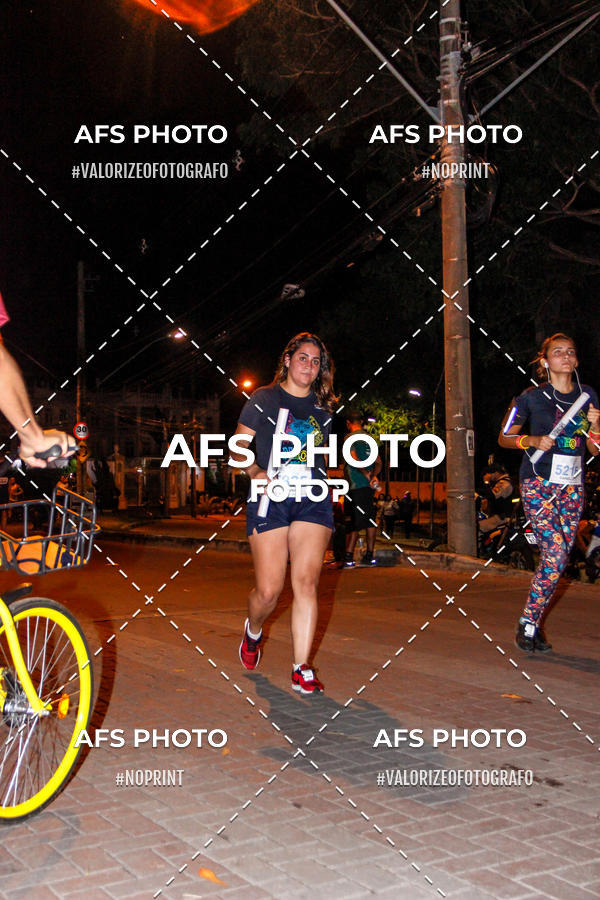 Achetez vos photos de l'vnementNeon Night Run 2019 - Belo Horizonte sur Fotop