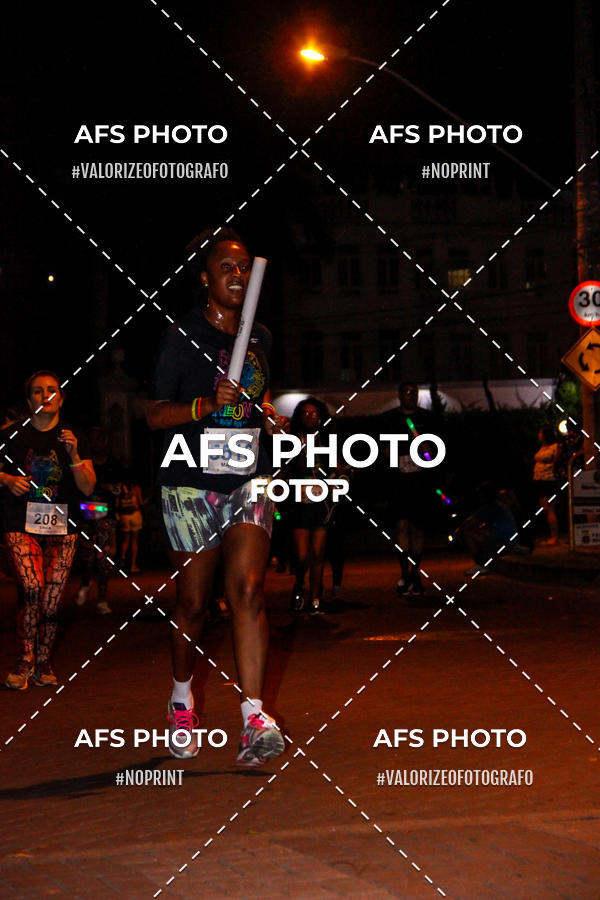 Achetez vos photos de l'vnementNeon Night Run 2019 - Belo Horizonte sur Fotop