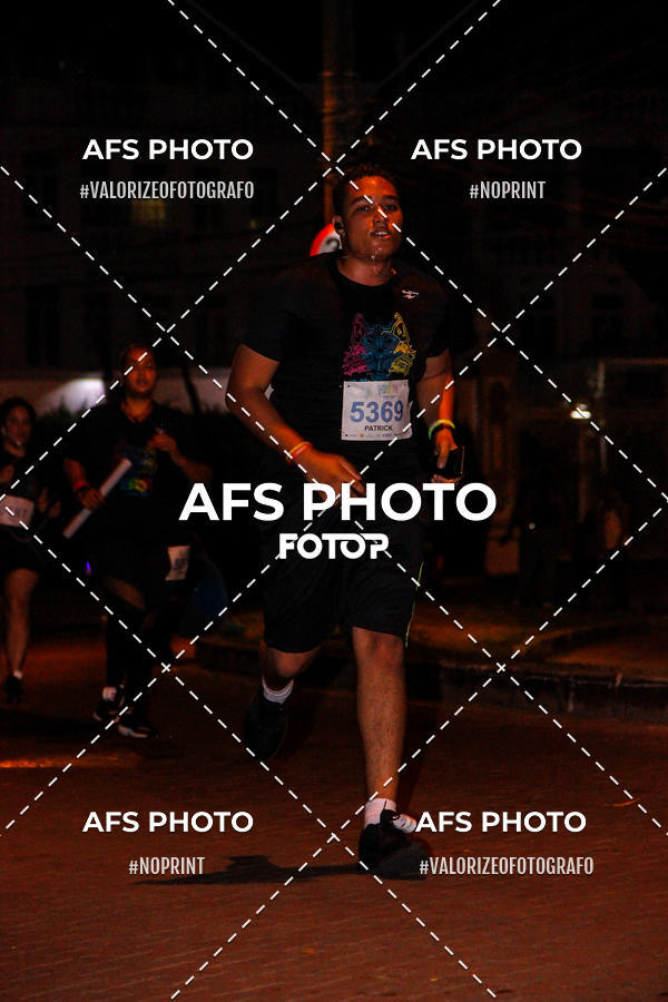 Buy your photos of the eventNeon Night Run 2019 - Belo Horizonte on Fotop