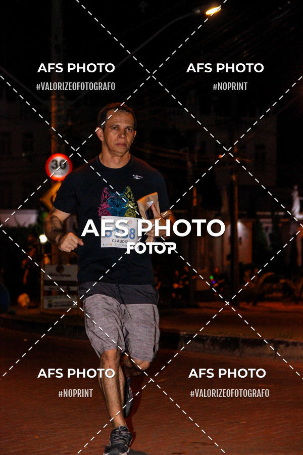 Buy your photos of the eventNeon Night Run 2019 - Belo Horizonte on Fotop