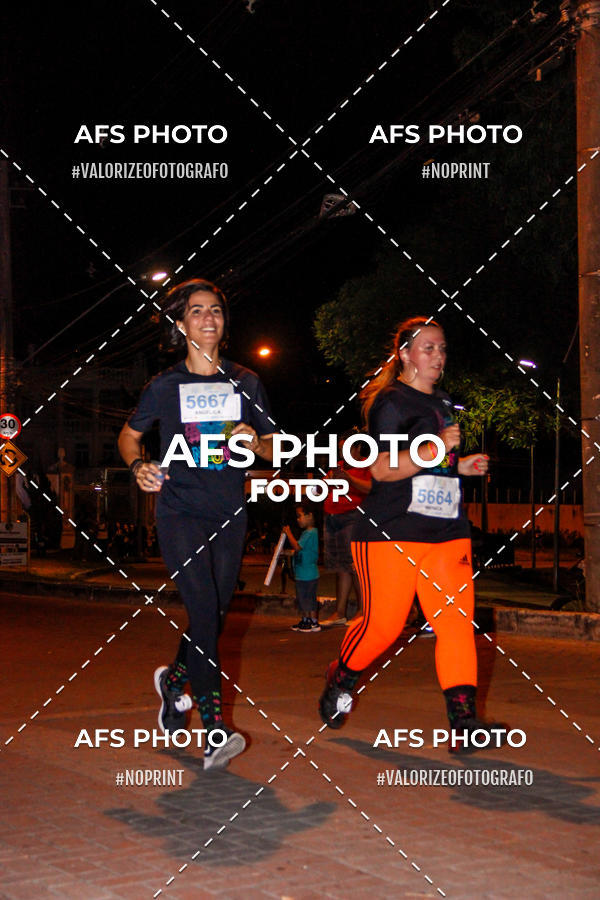 Achetez vos photos de l'vnementNeon Night Run 2019 - Belo Horizonte sur Fotop