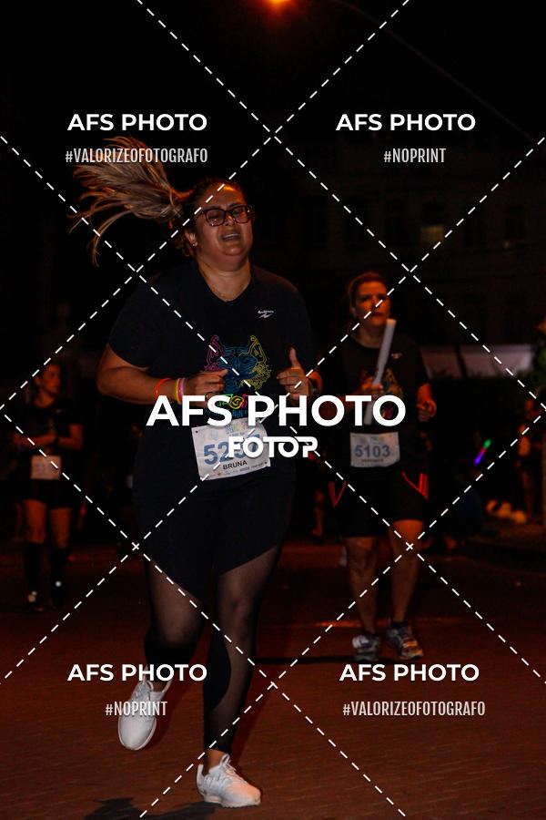 Achetez vos photos de l'vnementNeon Night Run 2019 - Belo Horizonte sur Fotop