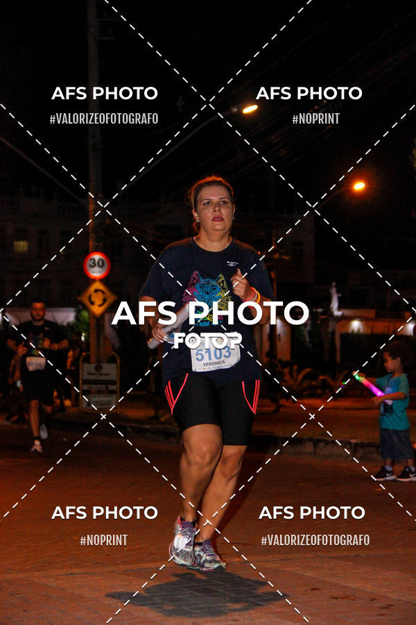 Achetez vos photos de l'vnementNeon Night Run 2019 - Belo Horizonte sur Fotop