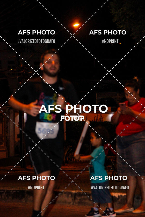 Achetez vos photos de l'vnementNeon Night Run 2019 - Belo Horizonte sur Fotop
