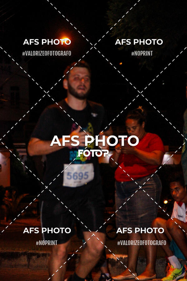 Achetez vos photos de l'vnementNeon Night Run 2019 - Belo Horizonte sur Fotop