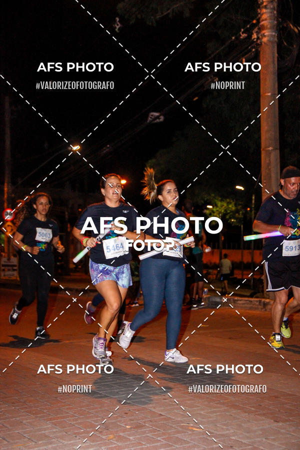 Achetez vos photos de l'vnementNeon Night Run 2019 - Belo Horizonte sur Fotop