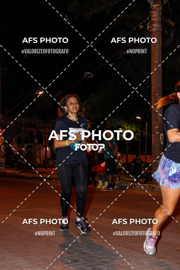 Achetez vos photos de l'vnementNeon Night Run 2019 - Belo Horizonte sur Fotop