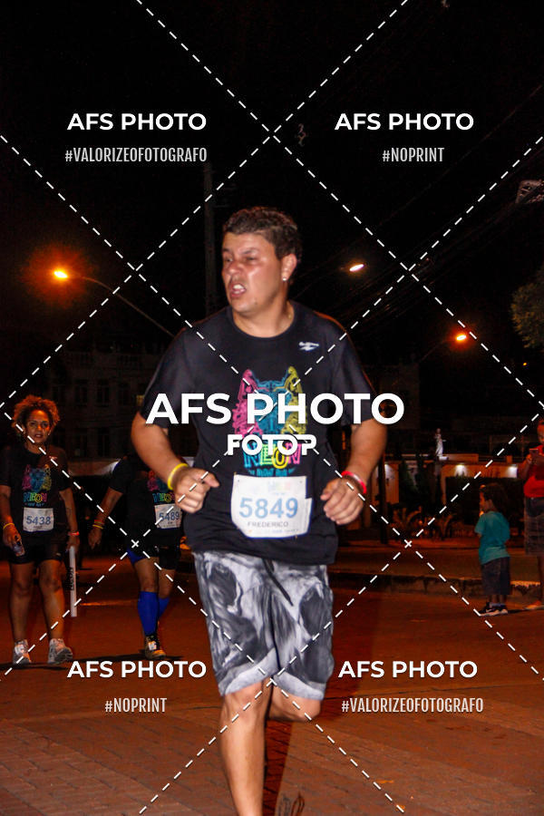 Achetez vos photos de l'vnementNeon Night Run 2019 - Belo Horizonte sur Fotop