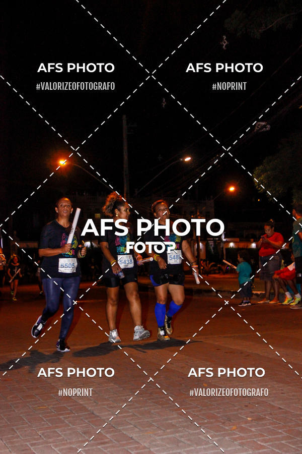 Achetez vos photos de l'vnementNeon Night Run 2019 - Belo Horizonte sur Fotop