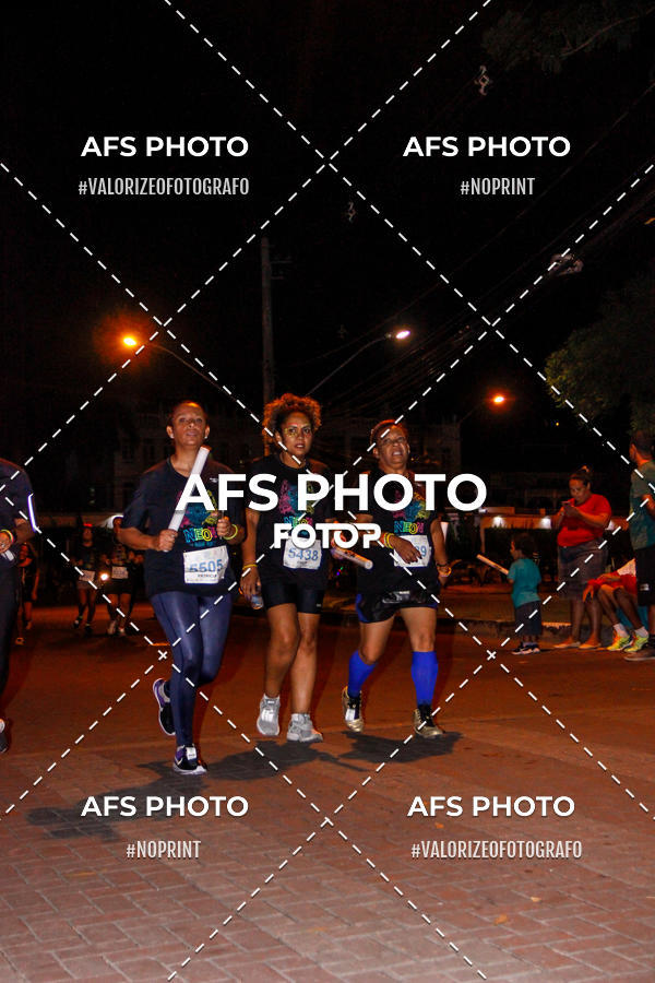 Achetez vos photos de l'vnementNeon Night Run 2019 - Belo Horizonte sur Fotop