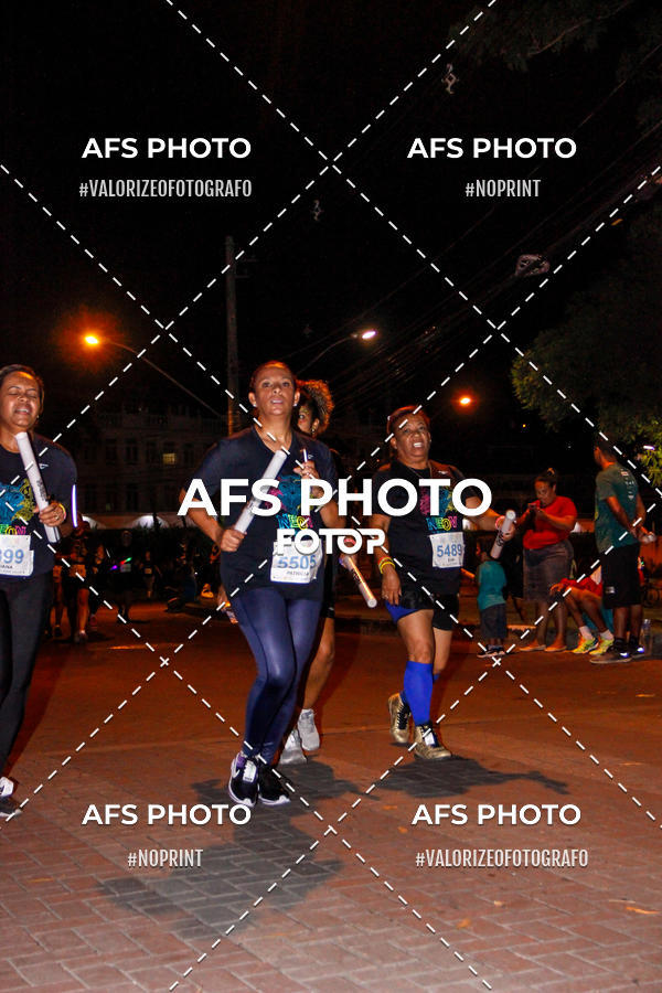 Achetez vos photos de l'vnementNeon Night Run 2019 - Belo Horizonte sur Fotop