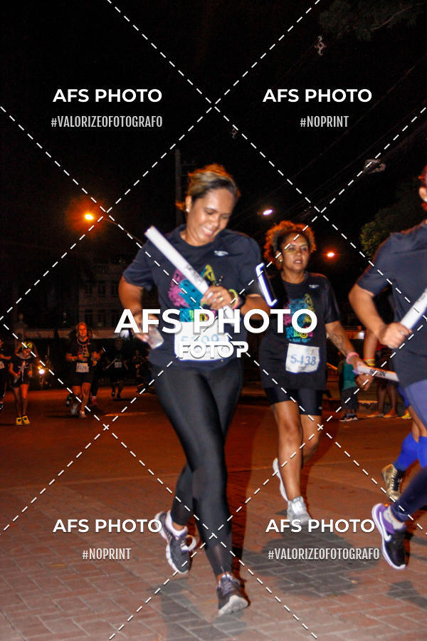 Achetez vos photos de l'vnementNeon Night Run 2019 - Belo Horizonte sur Fotop