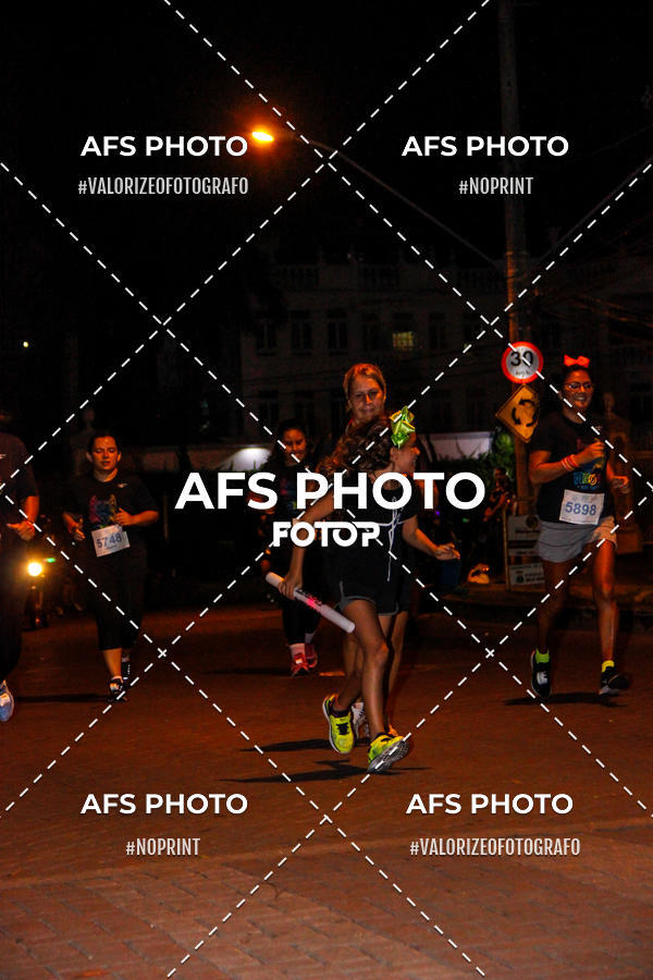 Achetez vos photos de l'vnementNeon Night Run 2019 - Belo Horizonte sur Fotop