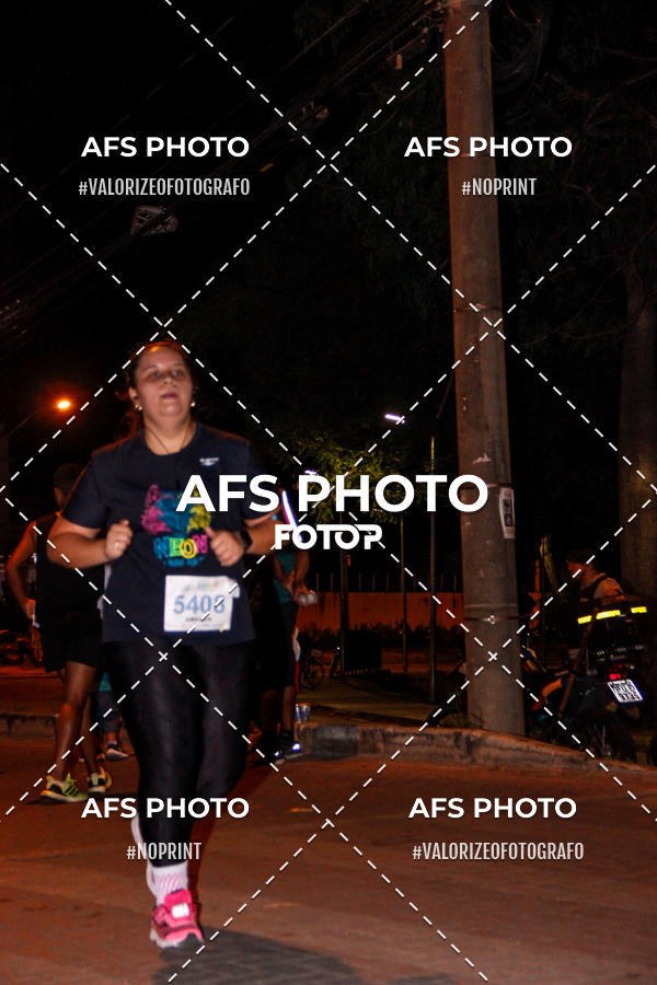Achetez vos photos de l'vnementNeon Night Run 2019 - Belo Horizonte sur Fotop