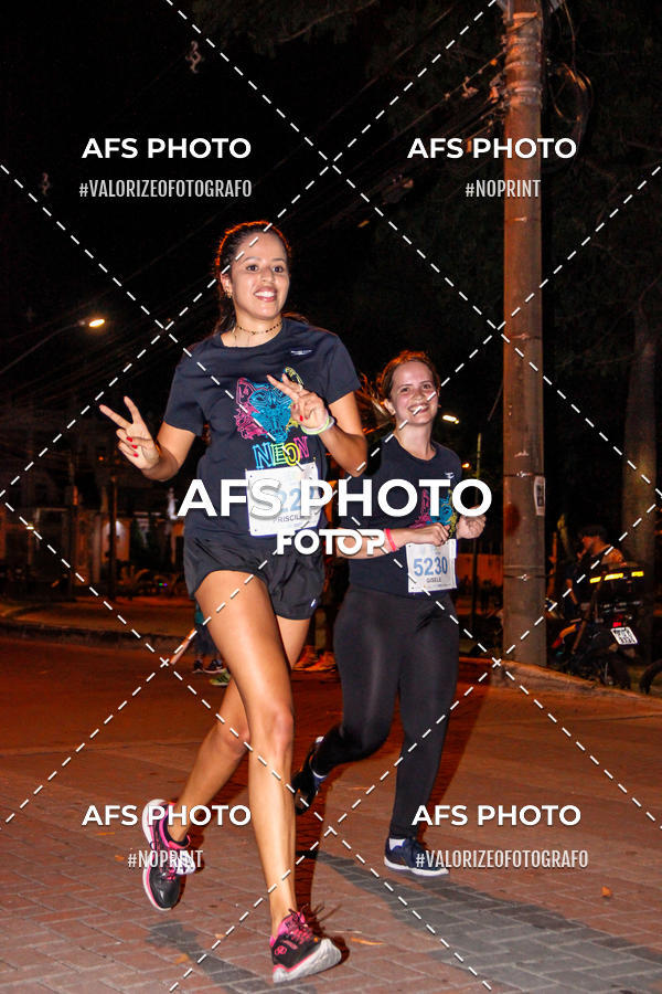 Acquista le foto dell'eventoNeon Night Run 2019 - Belo Horizonte in Fotop