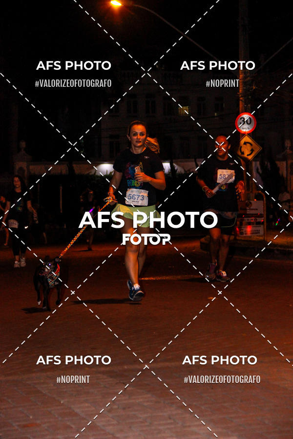 Buy your photos of the eventNeon Night Run 2019 - Belo Horizonte on Fotop