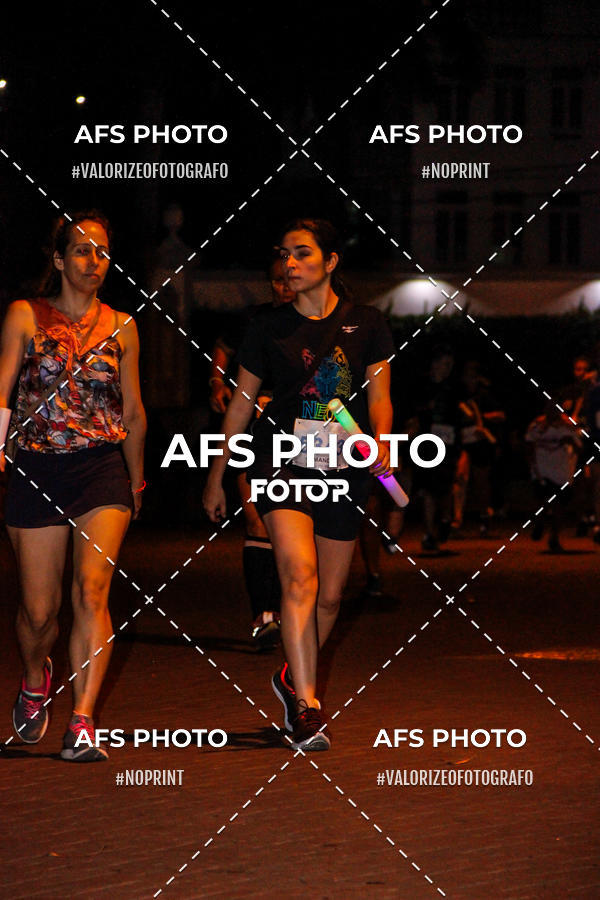 Buy your photos of the eventNeon Night Run 2019 - Belo Horizonte on Fotop