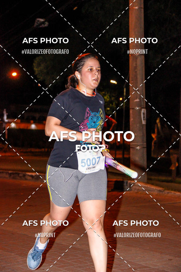 Compra tus fotos del eventoNeon Night Run 2019 - Belo Horizonte En Fotop