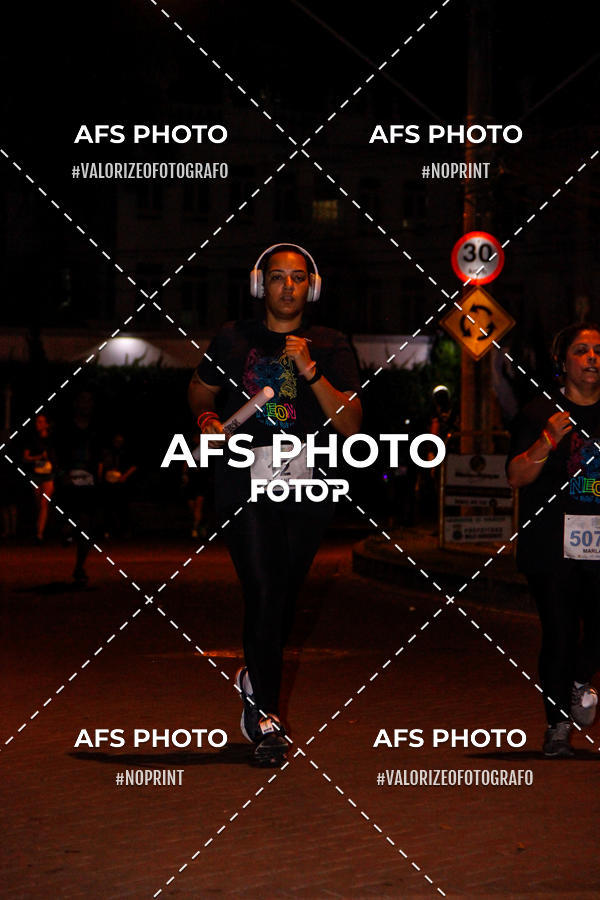 Compra tus fotos del eventoNeon Night Run 2019 - Belo Horizonte En Fotop