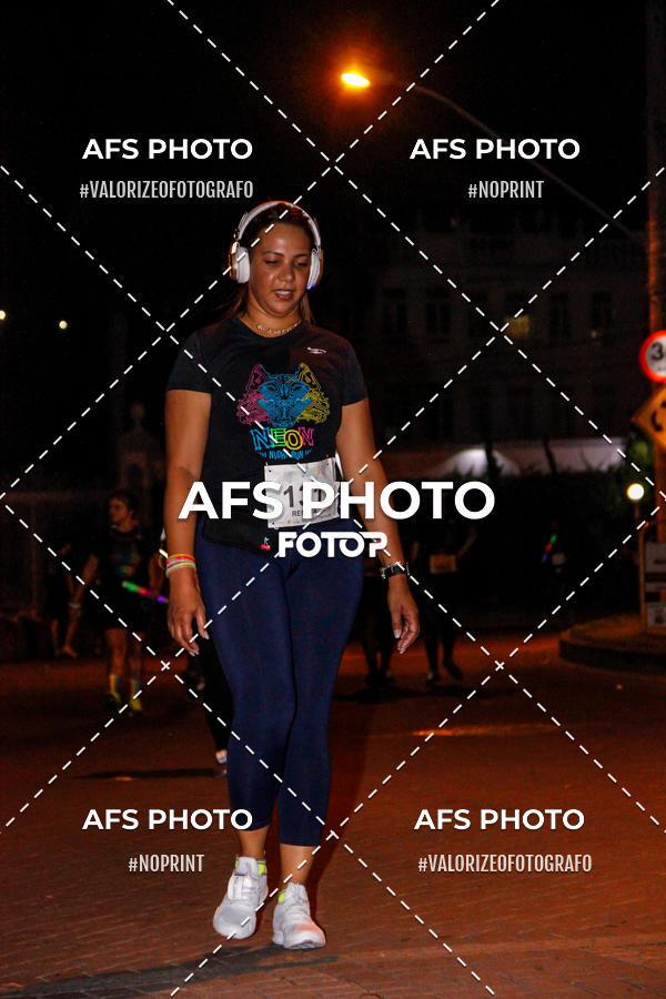 Compra tus fotos del eventoNeon Night Run 2019 - Belo Horizonte En Fotop