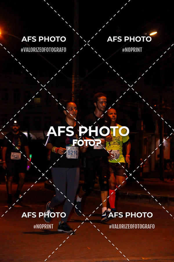 Compra tus fotos del eventoNeon Night Run 2019 - Belo Horizonte En Fotop