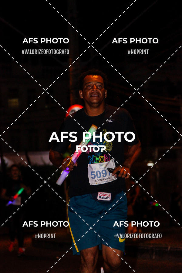 Compra tus fotos del eventoNeon Night Run 2019 - Belo Horizonte En Fotop
