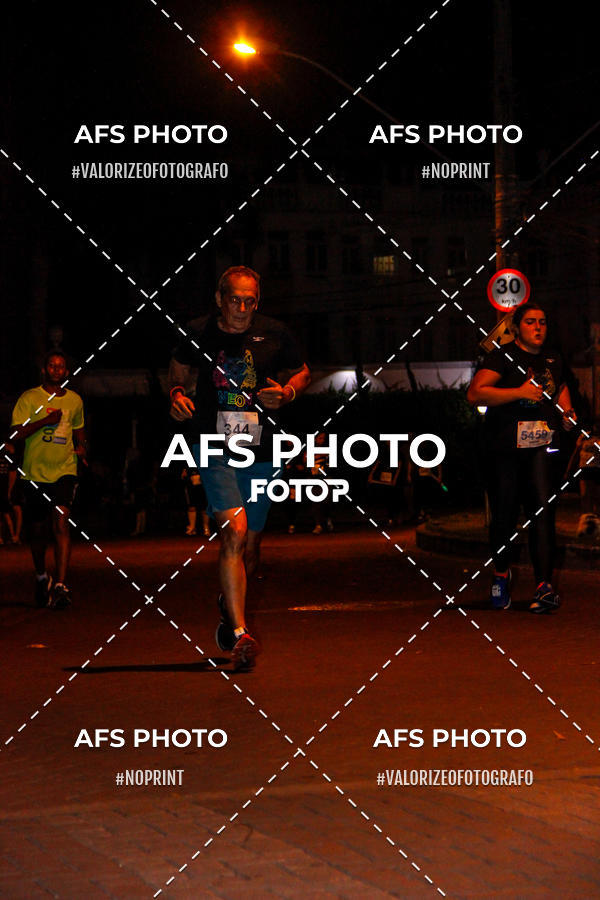 Compra tus fotos del eventoNeon Night Run 2019 - Belo Horizonte En Fotop