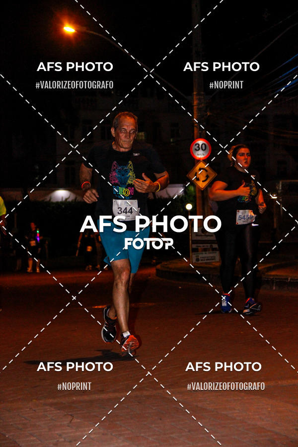 Compra tus fotos del eventoNeon Night Run 2019 - Belo Horizonte En Fotop