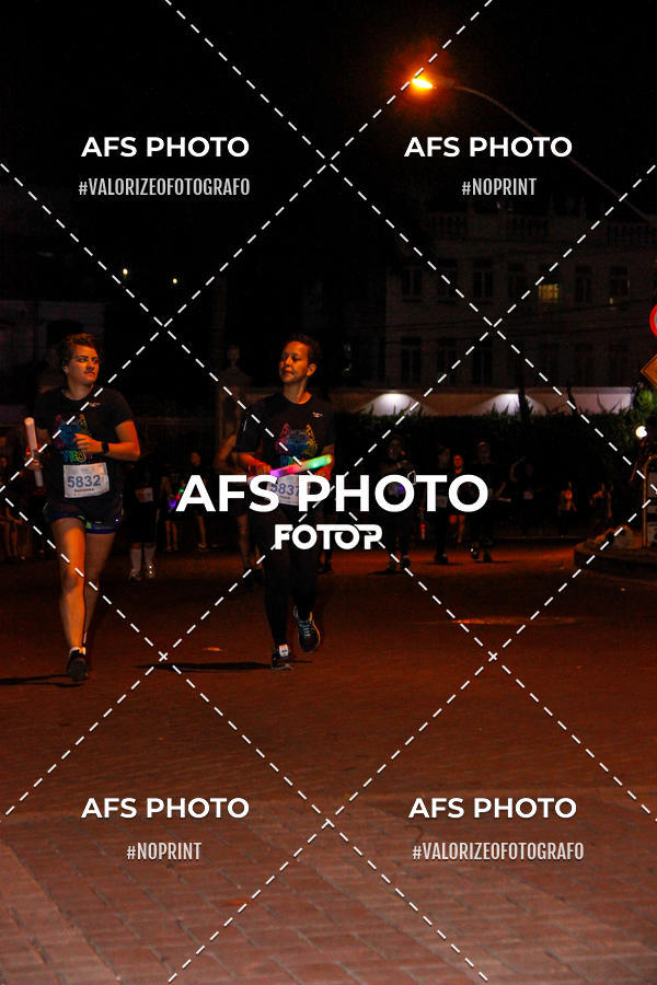 Compra tus fotos del eventoNeon Night Run 2019 - Belo Horizonte En Fotop