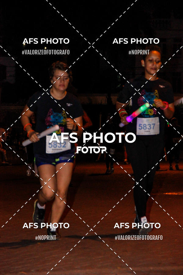 Compra tus fotos del eventoNeon Night Run 2019 - Belo Horizonte En Fotop