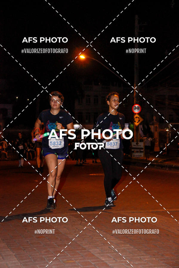 Compra tus fotos del eventoNeon Night Run 2019 - Belo Horizonte En Fotop