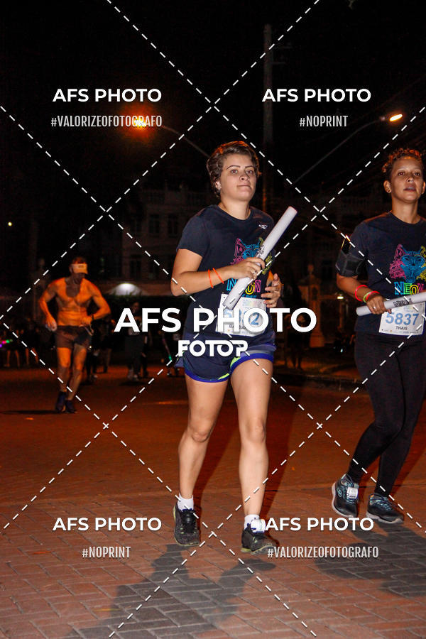 Compra tus fotos del eventoNeon Night Run 2019 - Belo Horizonte En Fotop