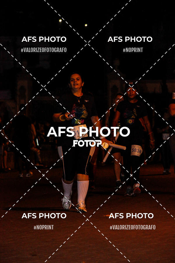 Compra tus fotos del eventoNeon Night Run 2019 - Belo Horizonte En Fotop