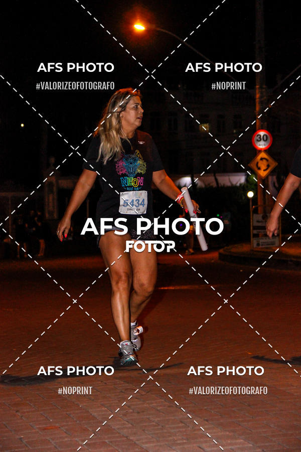 Compre as suas fotos do eventoNeon Night Run 2019 - Belo Horizonte no Fotop