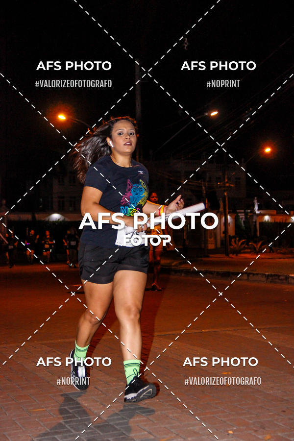 Achetez vos photos de l'vnementNeon Night Run 2019 - Belo Horizonte sur Fotop