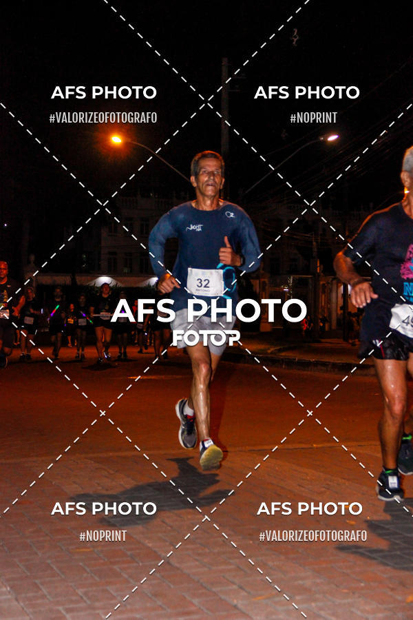 Achetez vos photos de l'vnementNeon Night Run 2019 - Belo Horizonte sur Fotop
