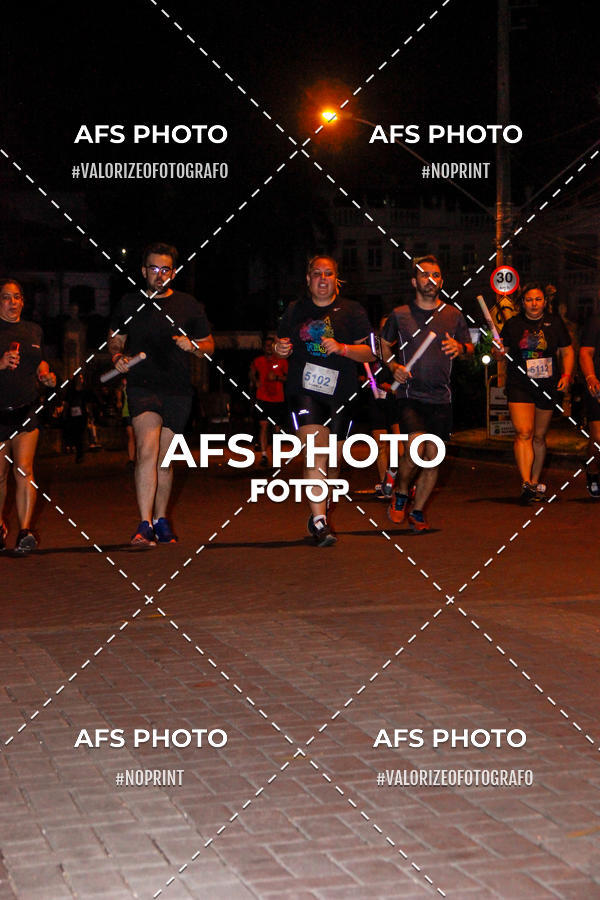Achetez vos photos de l'vnementNeon Night Run 2019 - Belo Horizonte sur Fotop