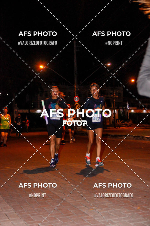 Achetez vos photos de l'vnementNeon Night Run 2019 - Belo Horizonte sur Fotop