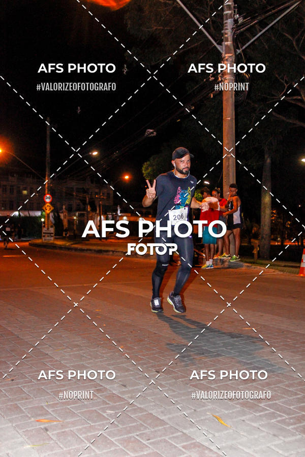 Achetez vos photos de l'vnementNeon Night Run 2019 - Belo Horizonte sur Fotop