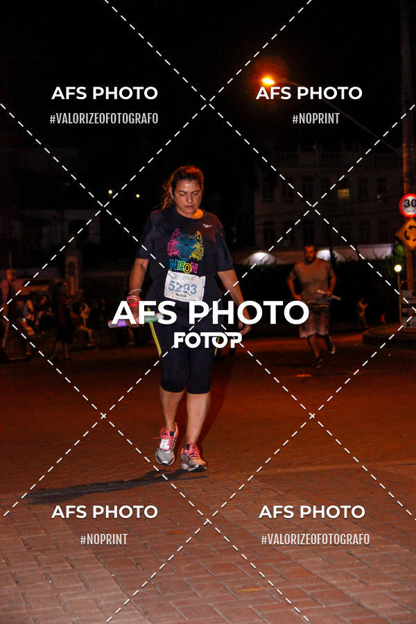 Achetez vos photos de l'vnementNeon Night Run 2019 - Belo Horizonte sur Fotop
