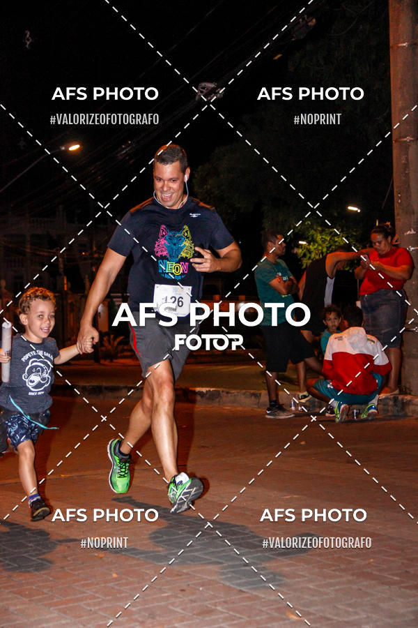 Achetez vos photos de l'vnementNeon Night Run 2019 - Belo Horizonte sur Fotop