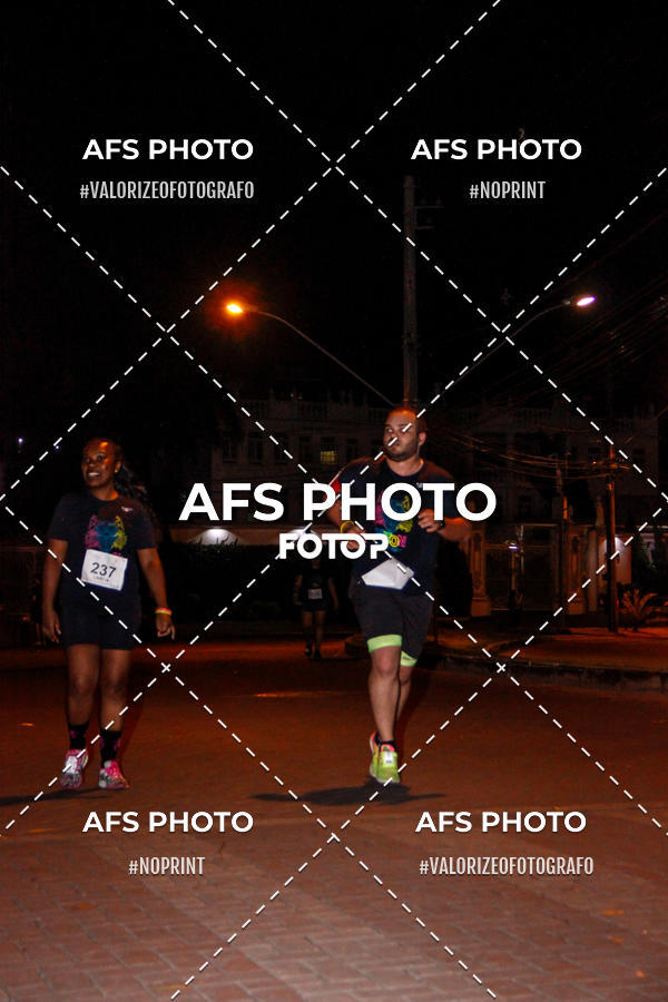 Achetez vos photos de l'vnementNeon Night Run 2019 - Belo Horizonte sur Fotop