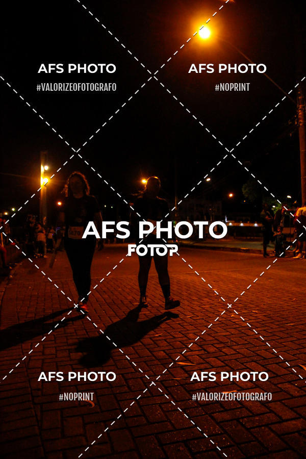 Achetez vos photos de l'vnementNeon Night Run 2019 - Belo Horizonte sur Fotop