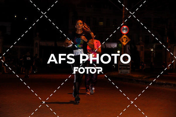 Compre as suas fotos do eventoNeon Night Run 2019 - Belo Horizonte no Fotop