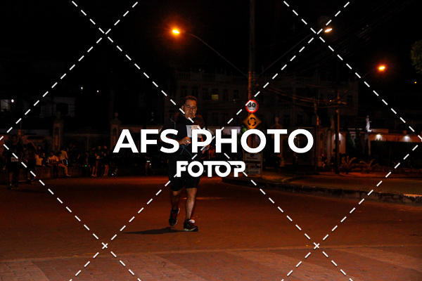 Compre as suas fotos do eventoNeon Night Run 2019 - Belo Horizonte no Fotop