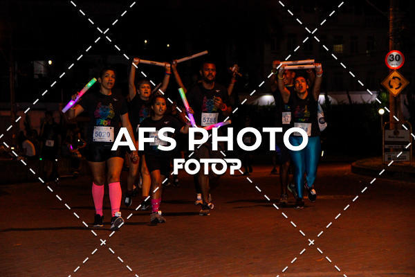 Compre as suas fotos do eventoNeon Night Run 2019 - Belo Horizonte no Fotop